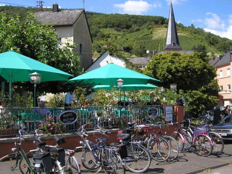 Panorama-Cafe Moselgarten Alf Buitenkant foto