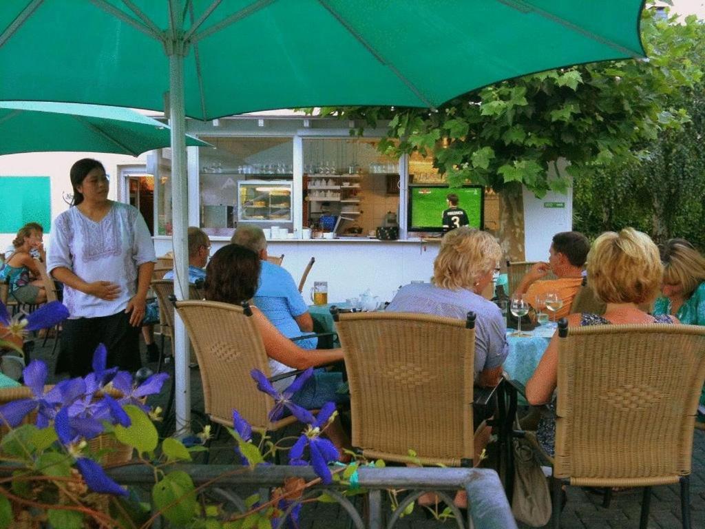 Panorama-Cafe Moselgarten Alf Buitenkant foto